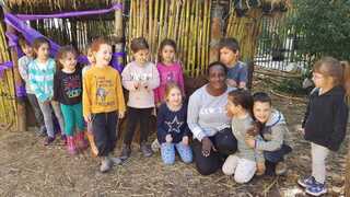 ילדי הגן והסייעת אורה (ווגה) פרדה ילדי הגן והסייעת אורה (ווגה) פרדה