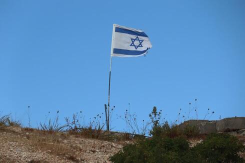 דגל ישראל בראש המוצב