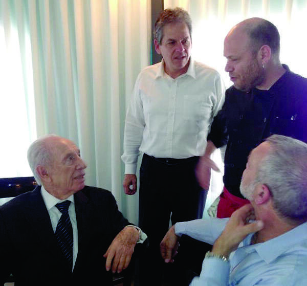Chef Levy with former state president Shimon Peres Z
